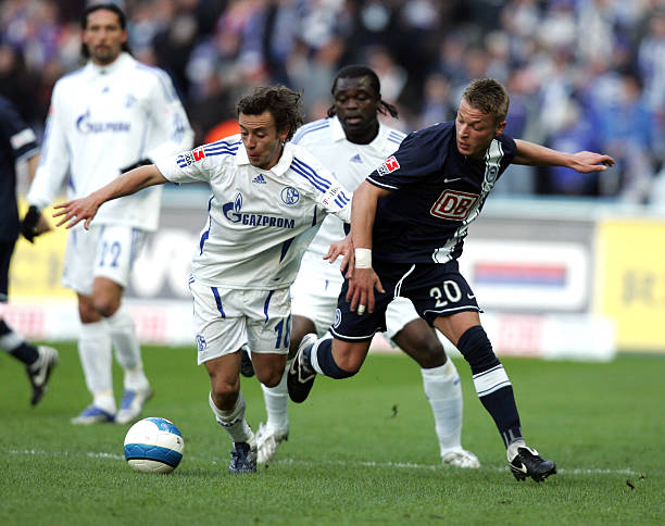 革新一蹴而 革新一蹴而